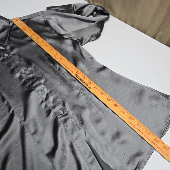 Express Portofino Shirt Womens‎ Medium Gray Satin Polyester Button Up Office - Picture 13 of 14